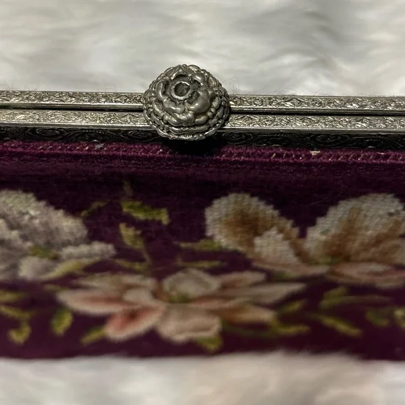 1950’s Style Vintage Needlepoint Floral Embroidered Burgundy Handbag - Picture 5 of 12